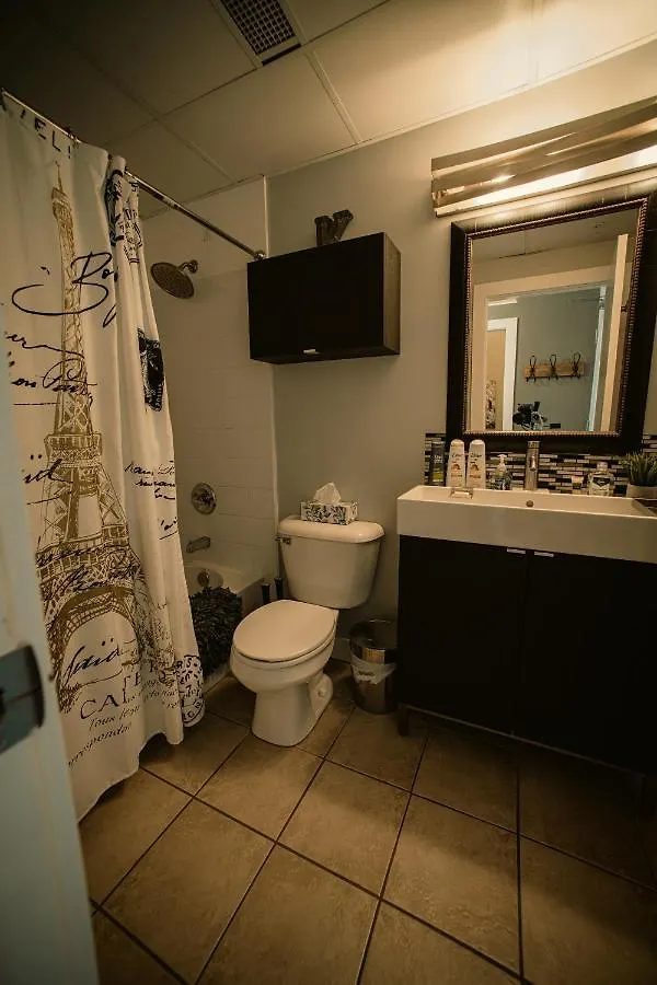 2 Full Beds, Free Parking Underground Heated, Rogers Place, 1 Bedroom Condo Downtown Central Edmonton 0*,  Canada